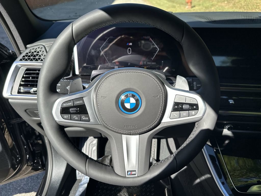 Used 2026 BMW X5 xDrive50e w/ M Sport Package AWD/4WD image 17
