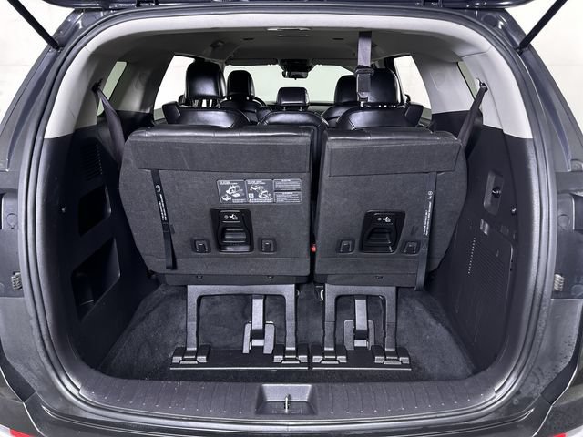 Used 2025 Kia Carnival FWD image 27