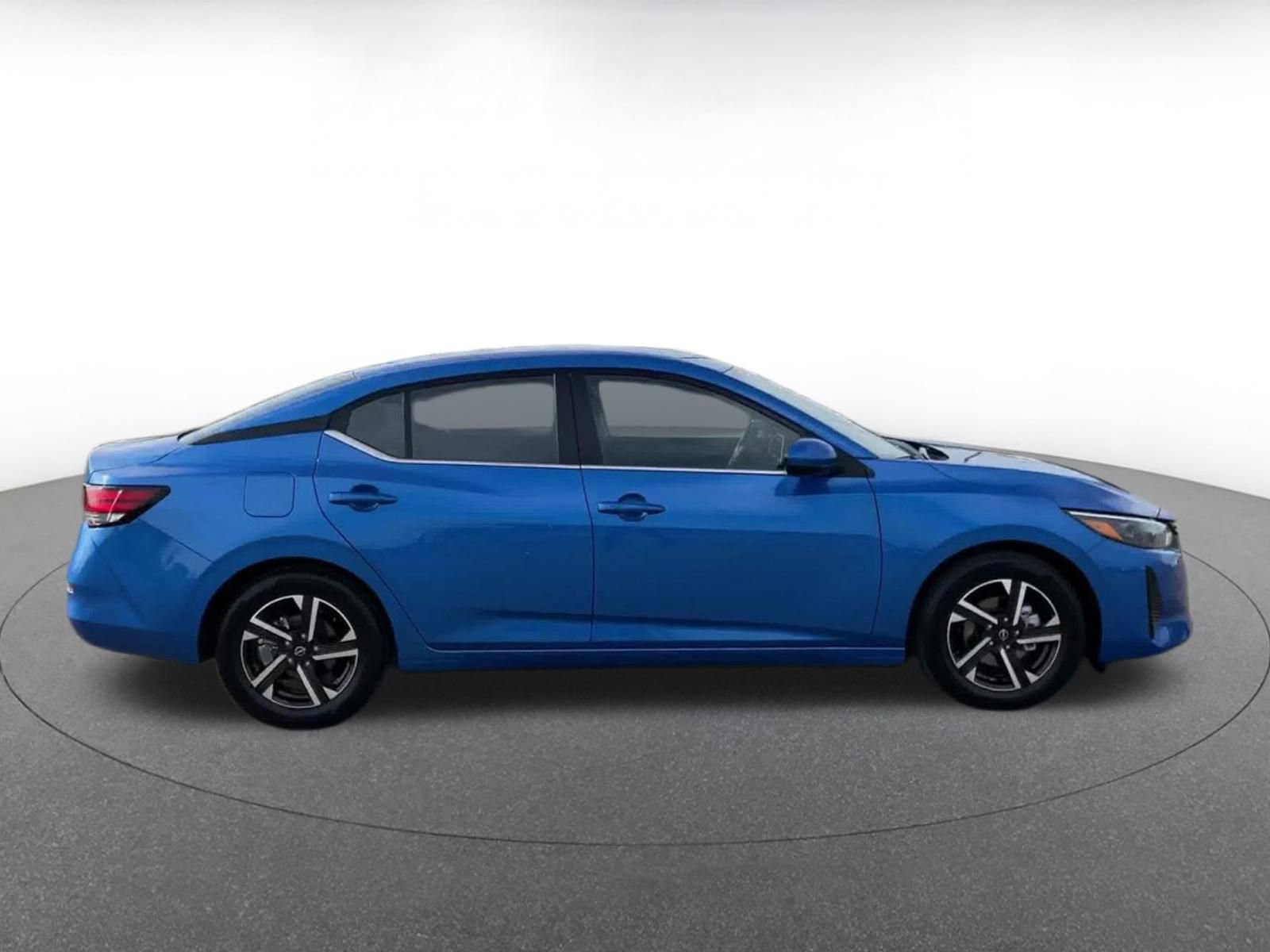 Used 2025 Nissan Sentra SV image 16