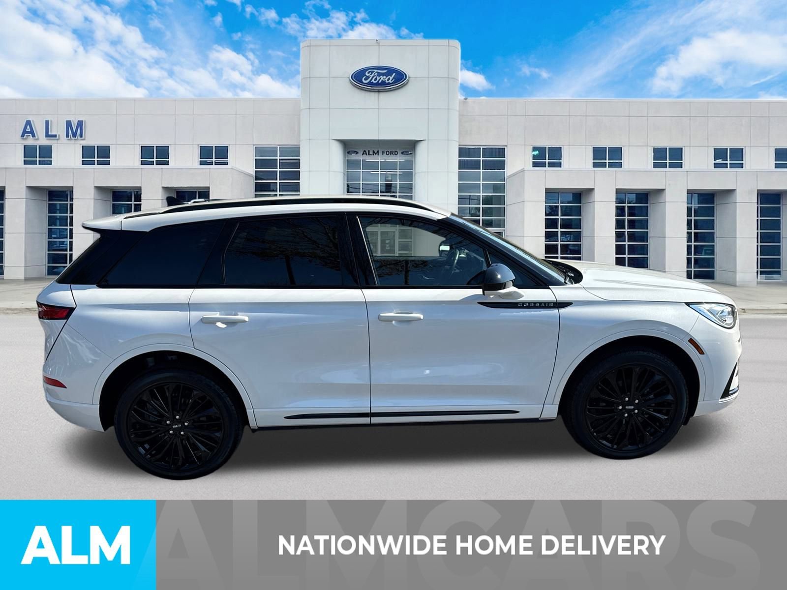 Used 2024 Lincoln Corsair Reserve w/ Jet Appearance Package image 4