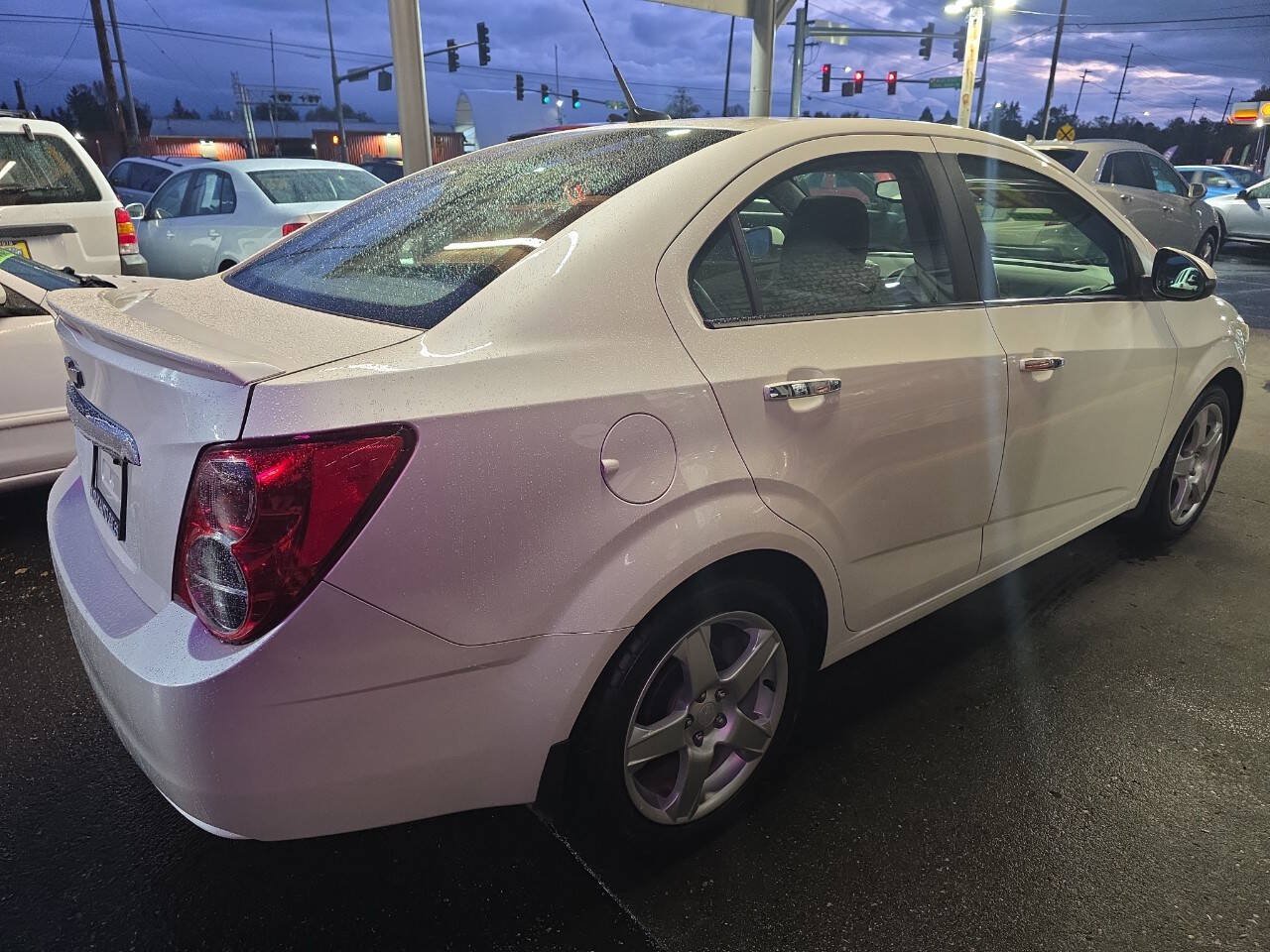 Used 2013 Chevrolet Sonic LTZ FWD image 12