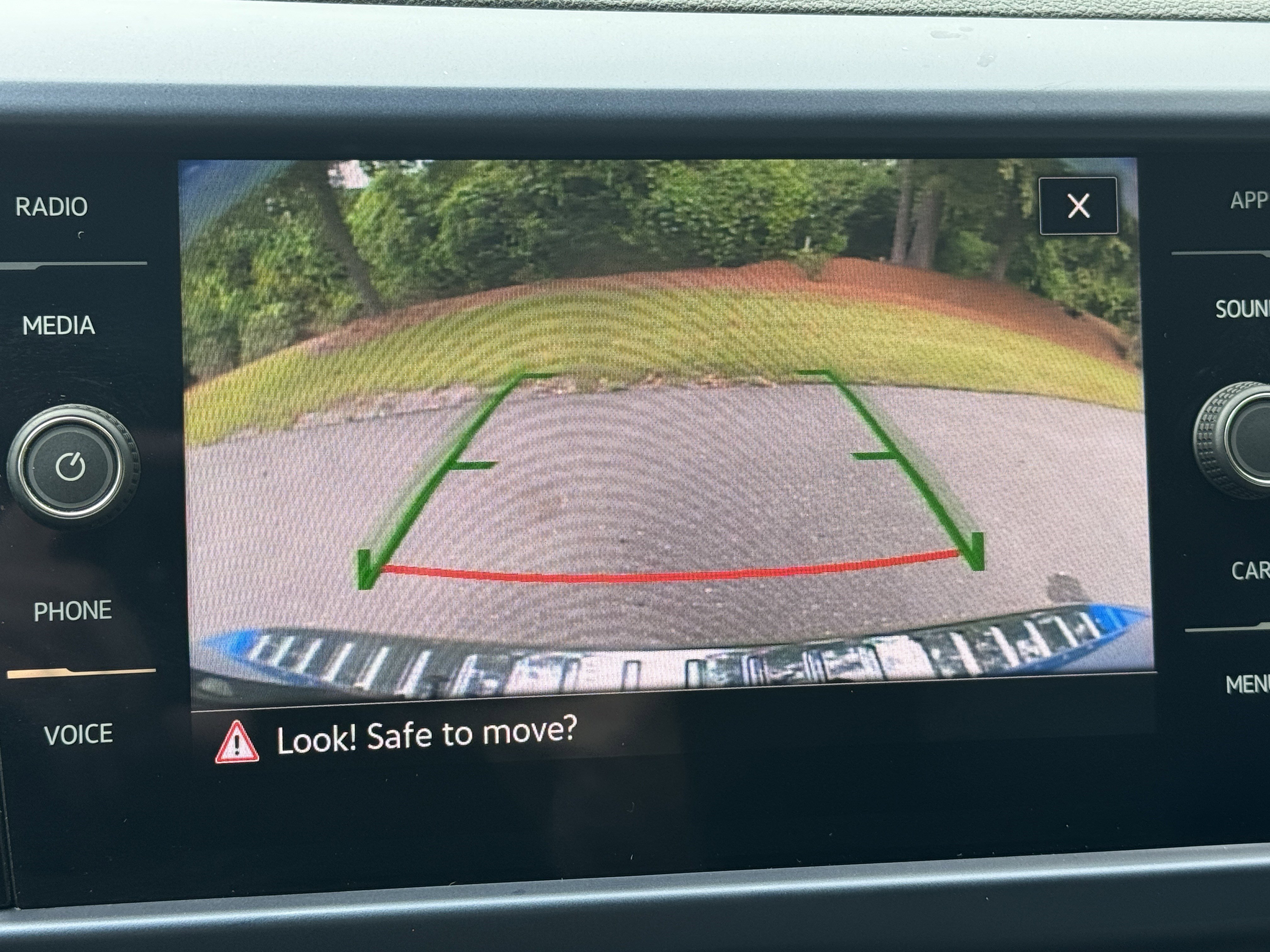 Used 2024 Volkswagen Taos SE image 30