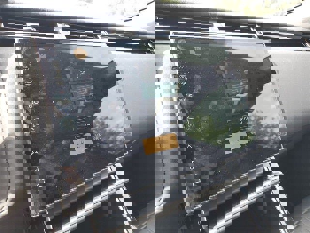 Used 2025 Land Rover Range Rover Velar Dynamic SE image 78