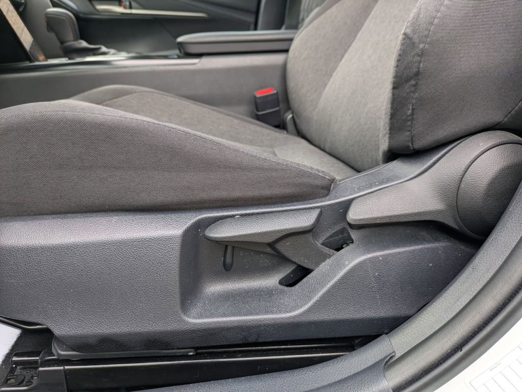 Used 2025 Toyota Camry LE image 14