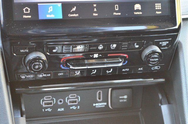 Used 2023 Jeep Grand Cherokee 4WD 4xe w/ Luxury Tech Group II image 30