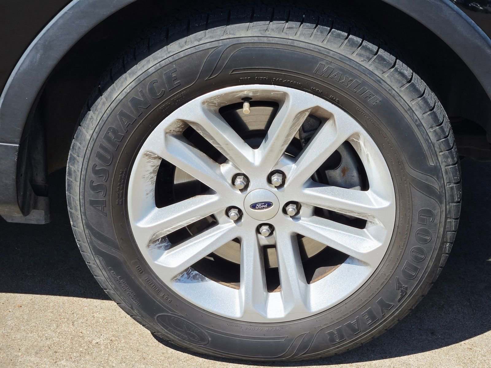 Used 2017 Ford Explorer XLT w/ Equipment Group 202A FWD image 8