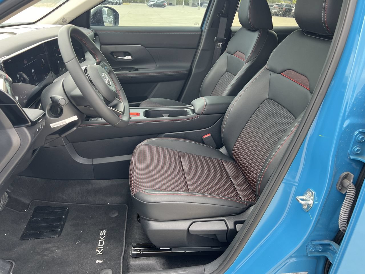 New 2026 Nissan Kicks SR FWD image 8