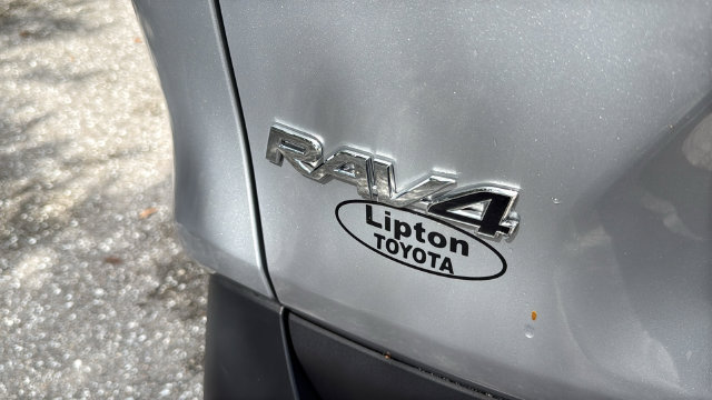 Used 2025 Toyota RAV4 XLE w/ Convenience Package FWD image 7