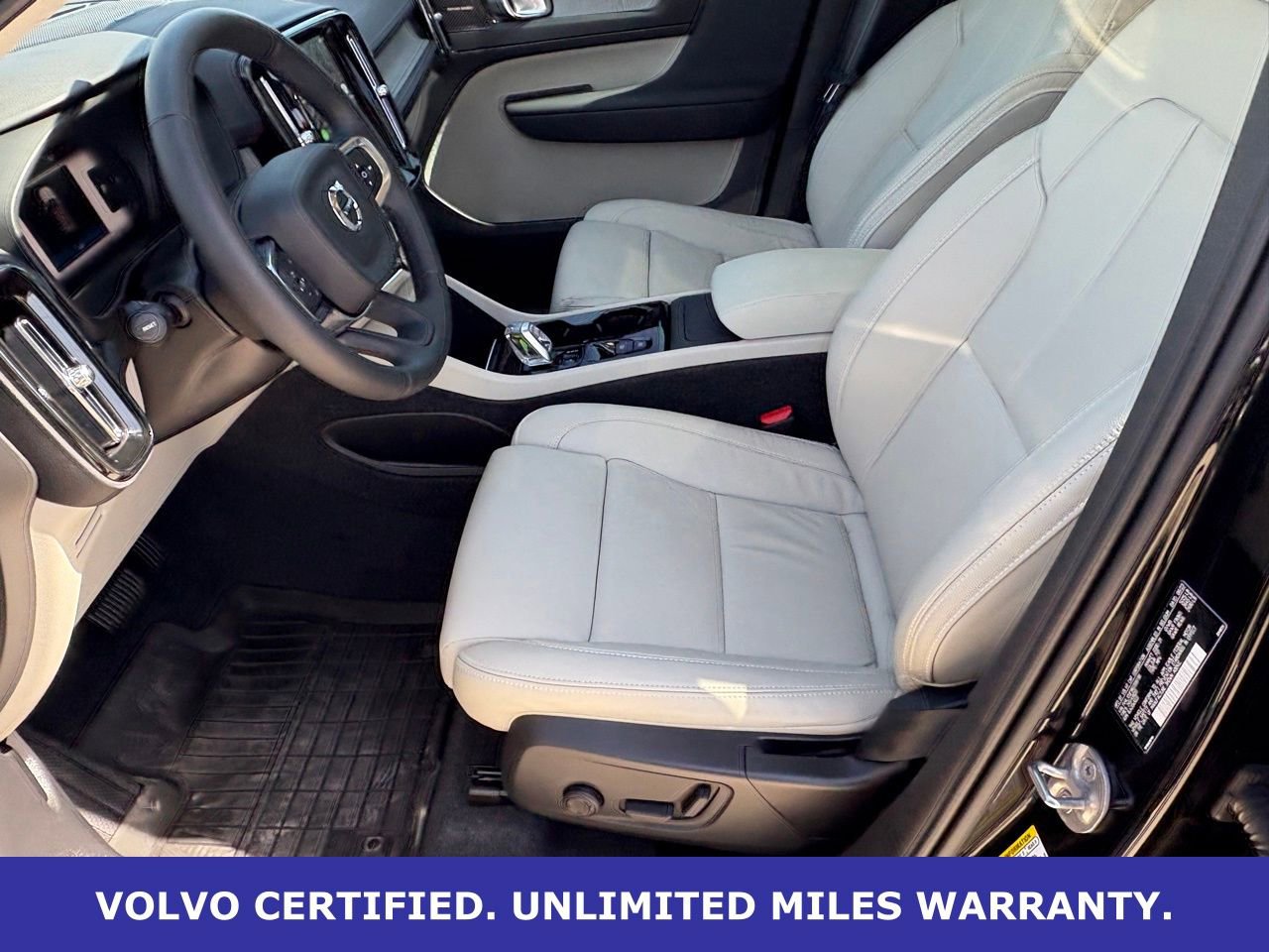 Certified 2024 Volvo XC40 B5 Ultimate w/ Protection Package Premier image 26