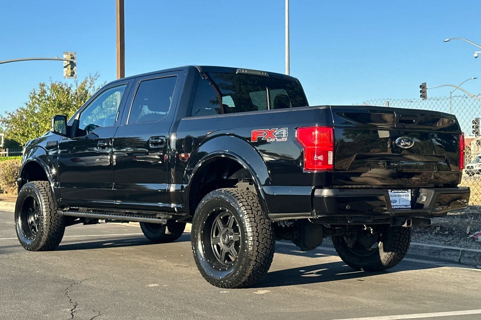 Used 2018 Ford F150 XLT w/ Equipment Group 302A Luxury image 6