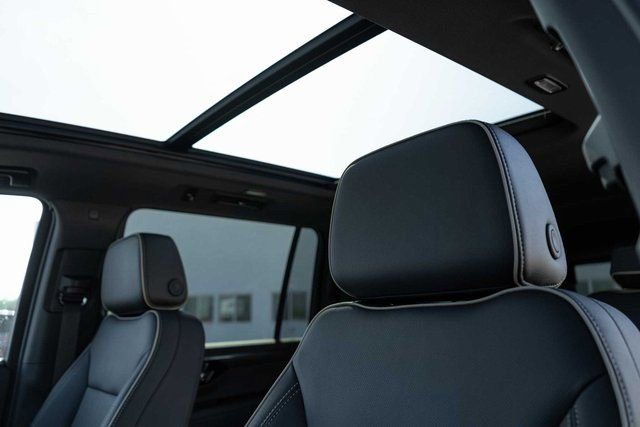 New 2026 Chevrolet Suburban Premier image 14