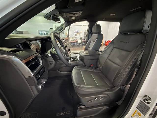 Used 2025 GMC Yukon Denali RWD image 10