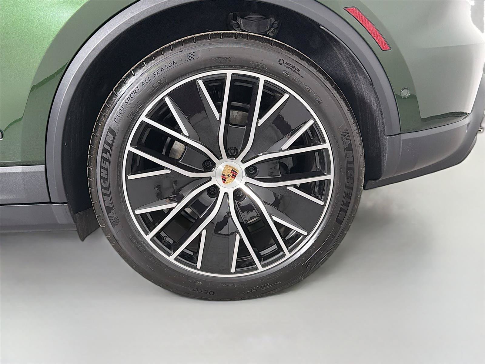 Certified 2026 Porsche Macan Electric RWD image 12