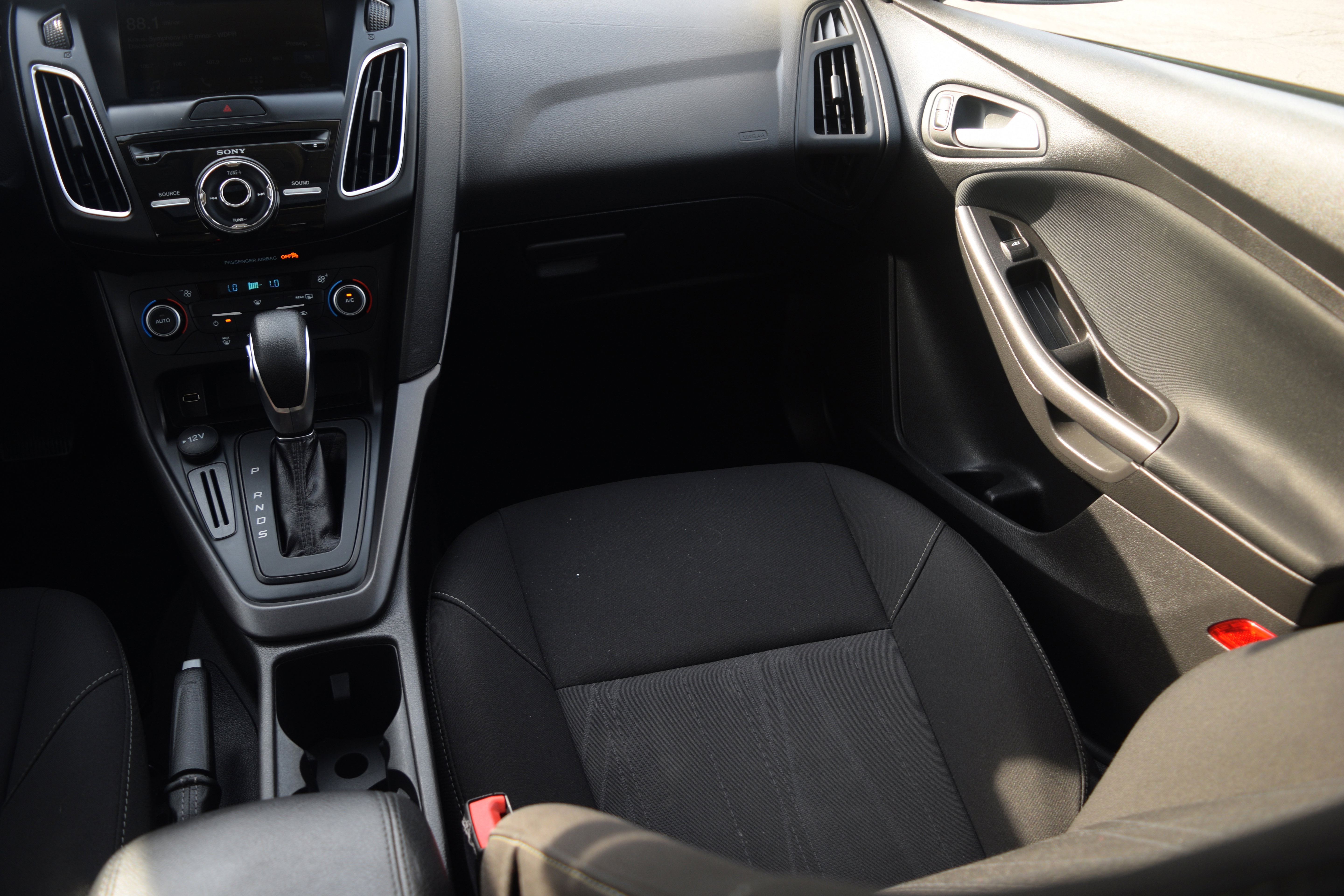 Used 2018 Ford Focus SEL FWD image 14