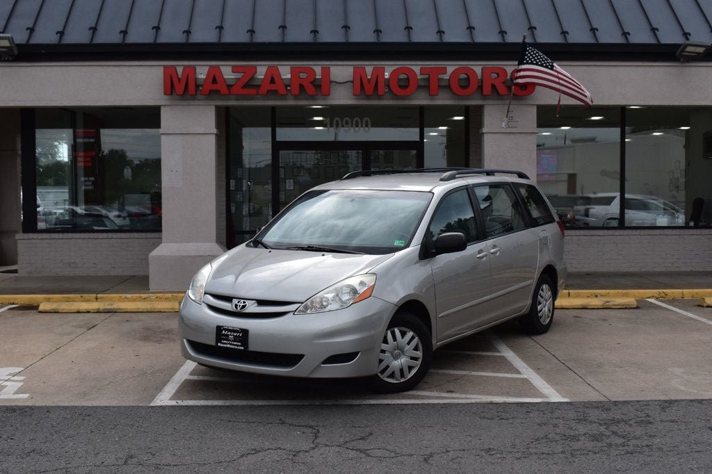 Used 2010 Toyota Sienna CE FWD image 2