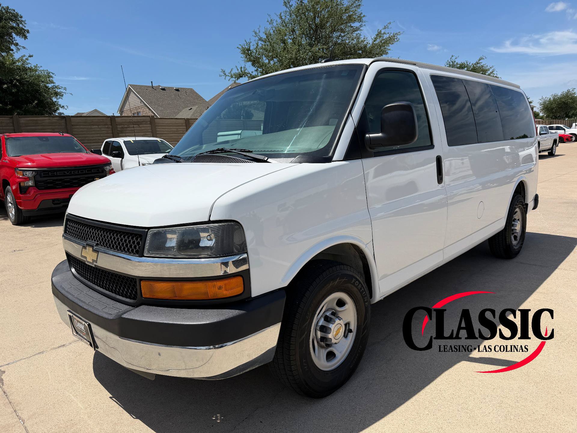 Used 2015 Chevrolet Express 2500 LT RWD image 1
