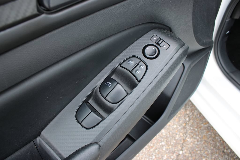 Used 2024 Nissan Altima 2.5 S FWD image 14