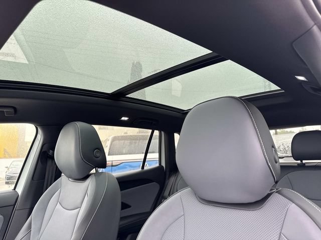 New 2026 Volkswagen Tiguan SE R-Line FWD image 12