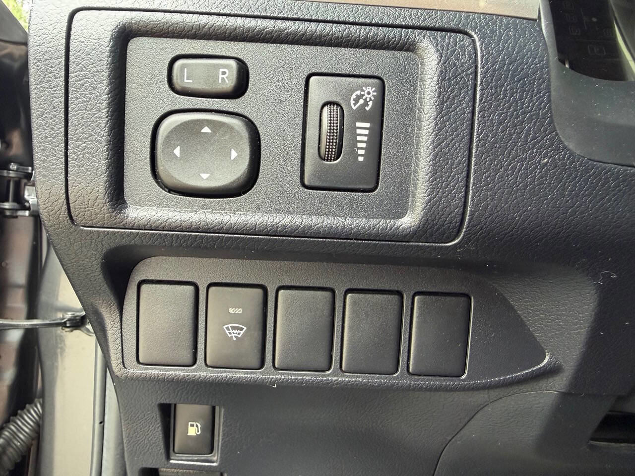 Used 2011 Lexus CT 200h Premium w/ Premium Audio Pkg FWD image 15