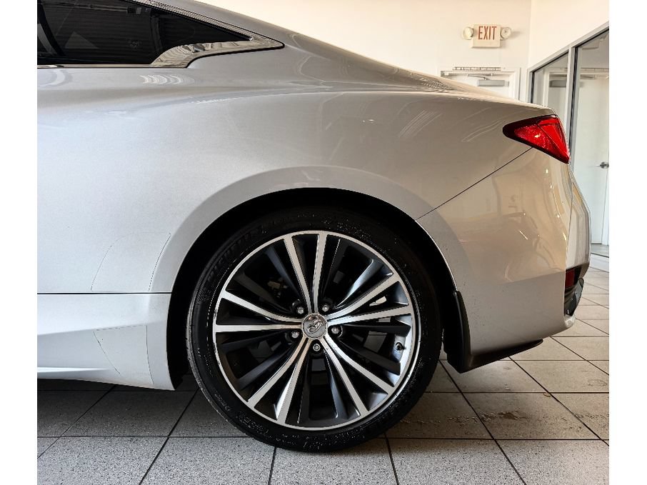 Used 2019 INFINITI Q60 3.0t Luxe w/ Essential Package AWD/4WD image 11