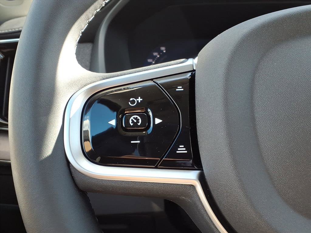 New 2026 Volvo XC90 B6 Plus w/ Protection Package Premier image 21