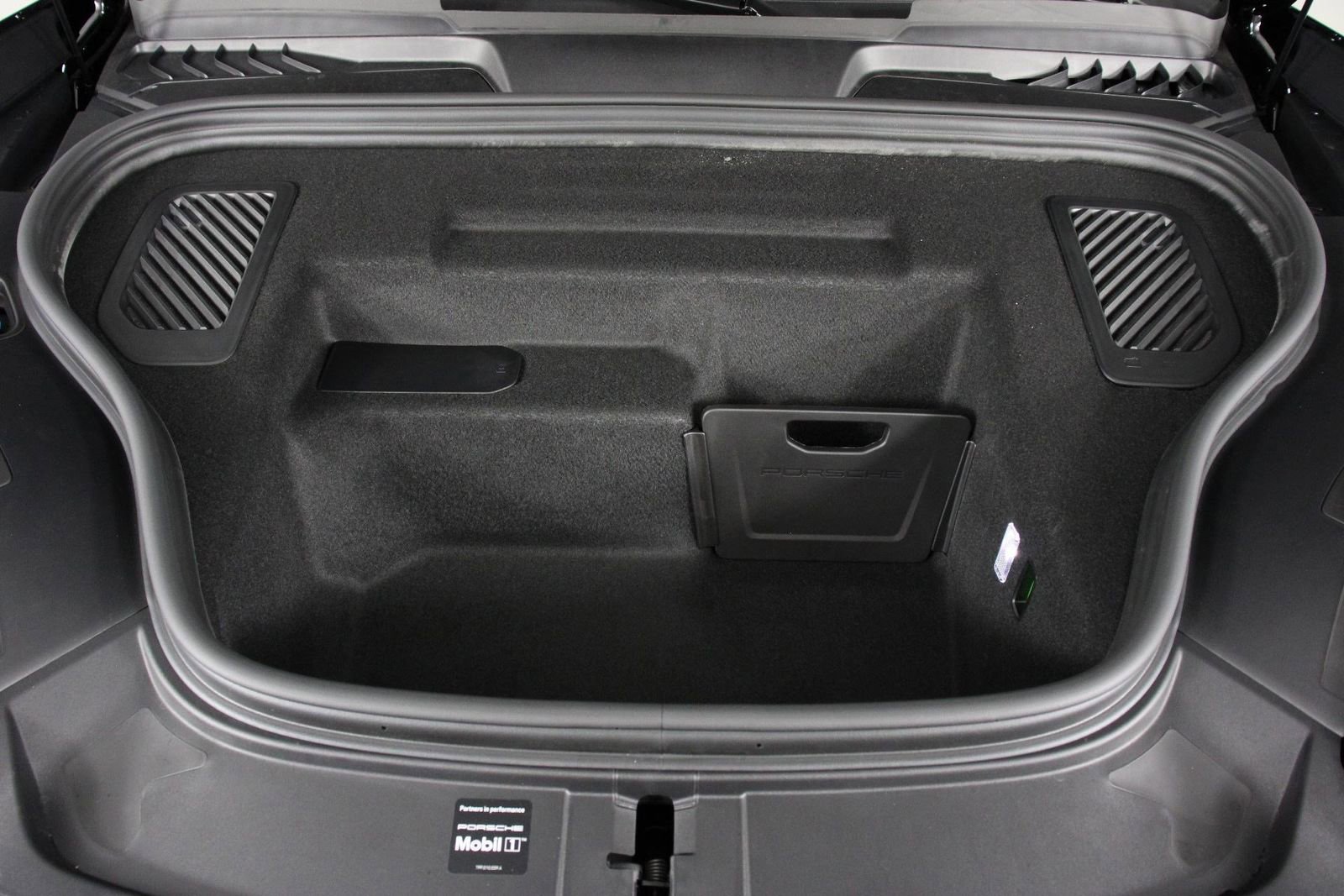 New 2026 Porsche Macan 4S Electric image 20