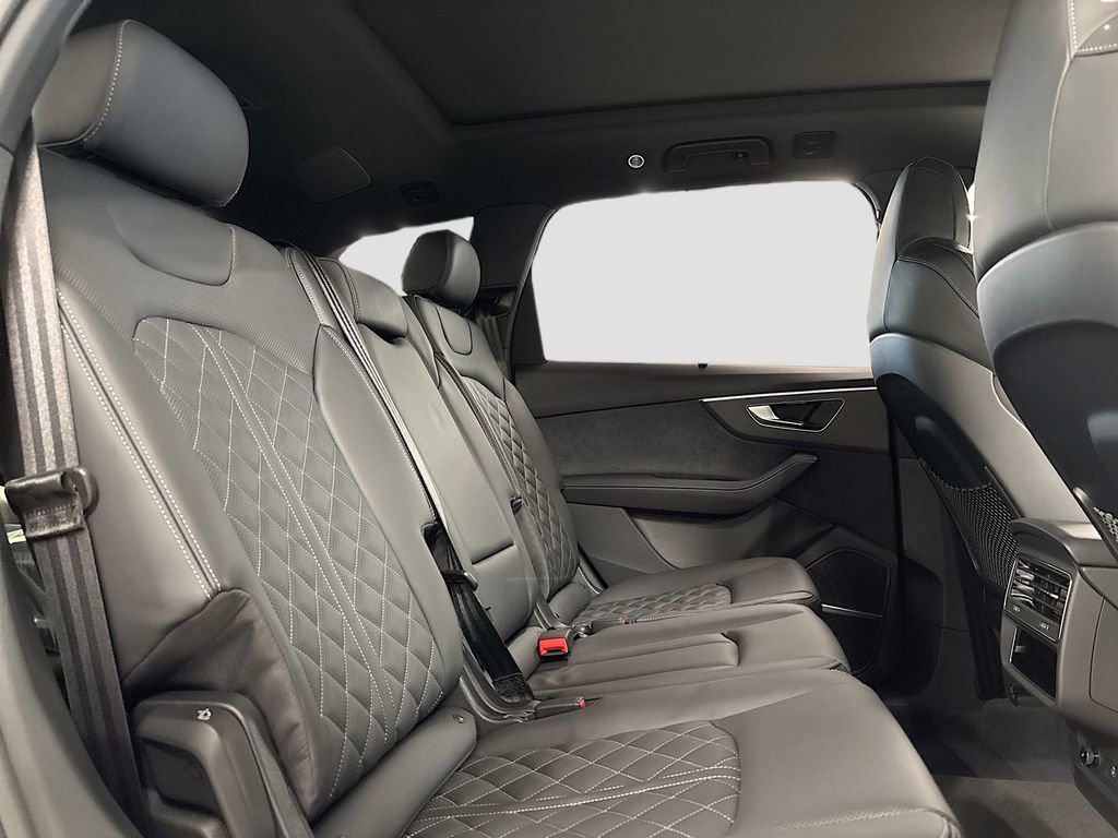 New 2026 Audi SQ7 Premium Plus AWD/4WD image 16