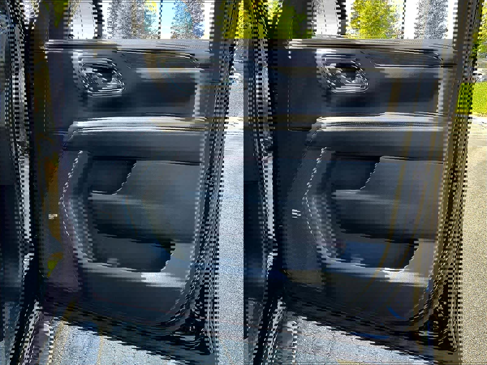 Used 2024 Chevrolet Suburban Z71 w/ Luxury Package image 26