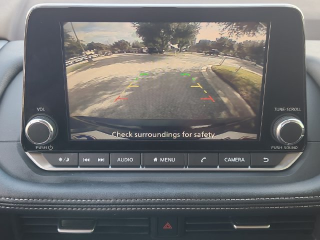 Used 2023 Nissan Rogue S FWD image 18
