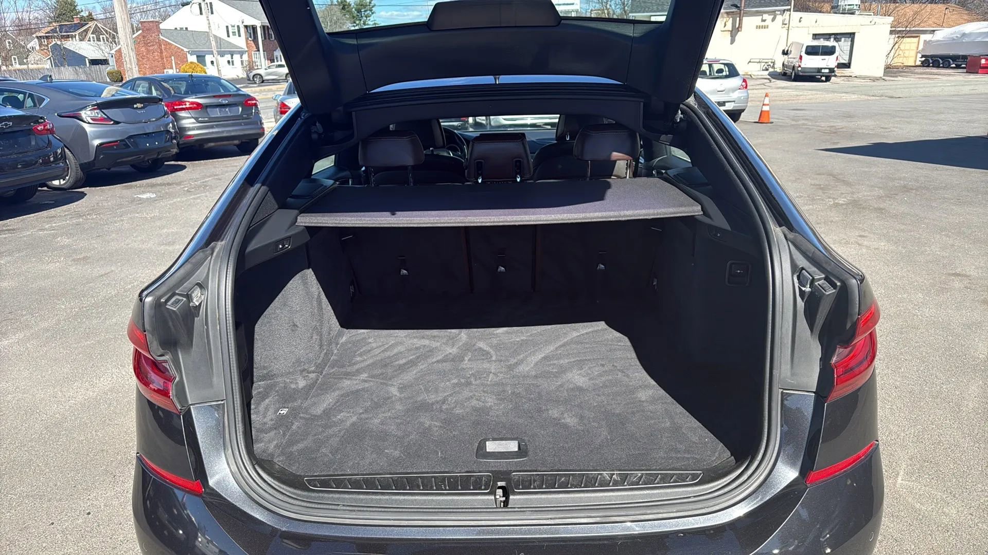 Used 2018 BMW 640i Gran Turismo xDrive 640i Gran Turismo xDrive Sedan w/ Luxury Seating Package image 9