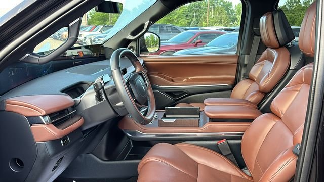 Used 2025 Lincoln Navigator Reserve AWD/4WD image 25