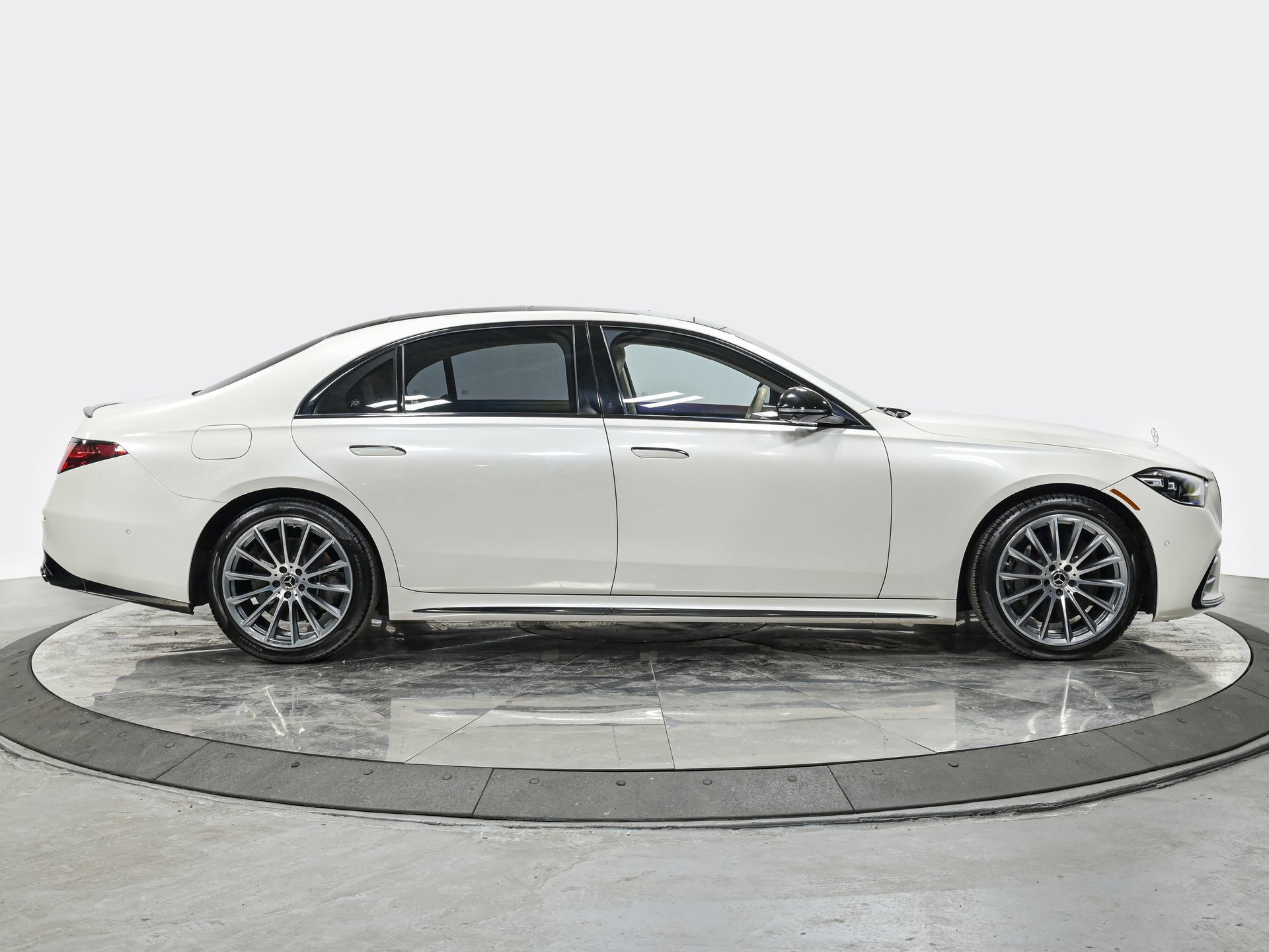 Used 2022 Mercedes-Benz S 500 4MATIC image 8
