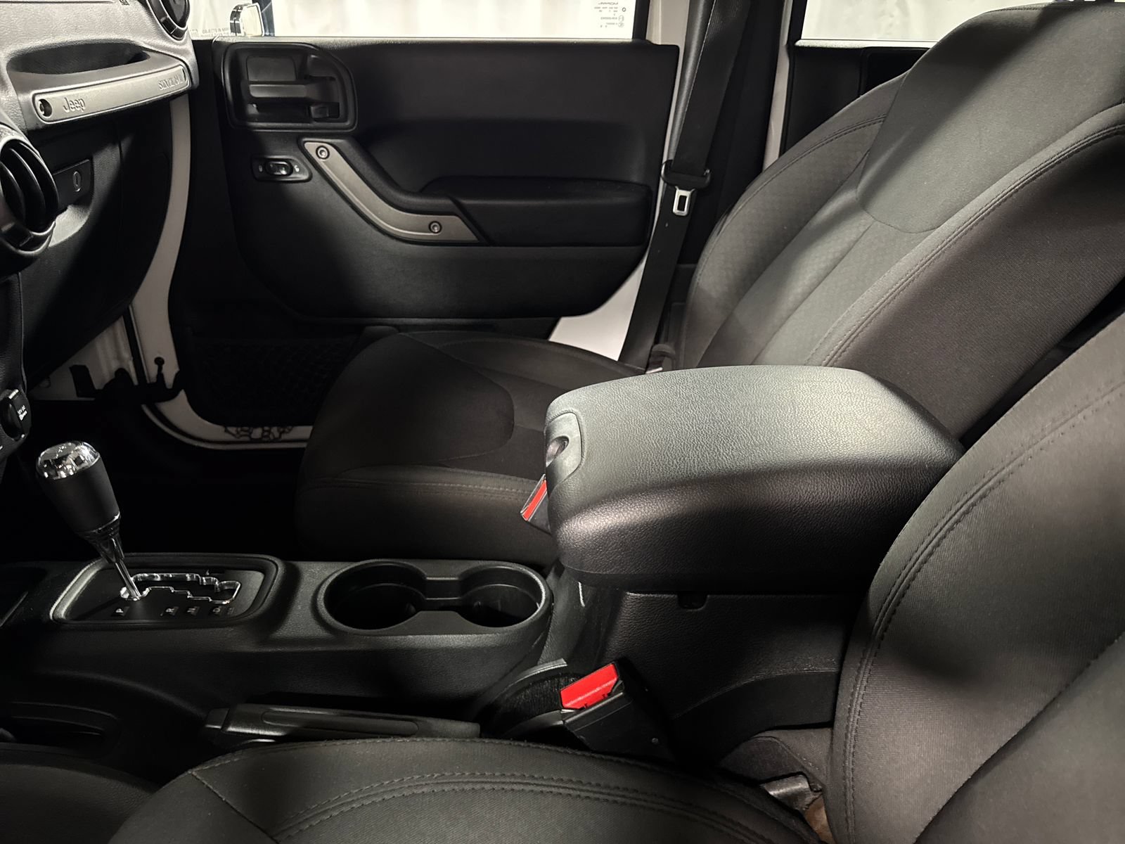 Used 2018 Jeep Wrangler Unlimited Sport S AWD/4WD image 23