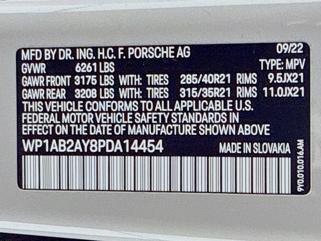 Certified 2023 Porsche Cayenne S Platinum AWD/4WD image 37