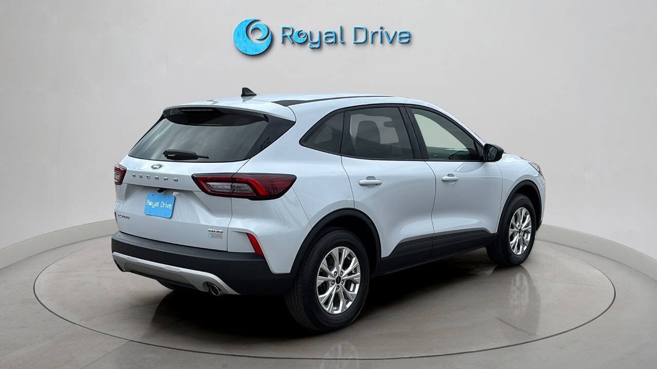 Used 2025 Ford Escape Active AWD/4WD image 6