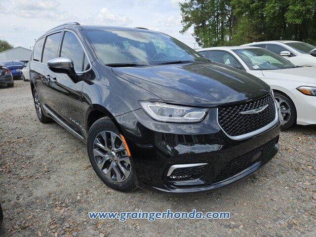 Used 2024 Chrysler Pacifica Pinnacle image 5