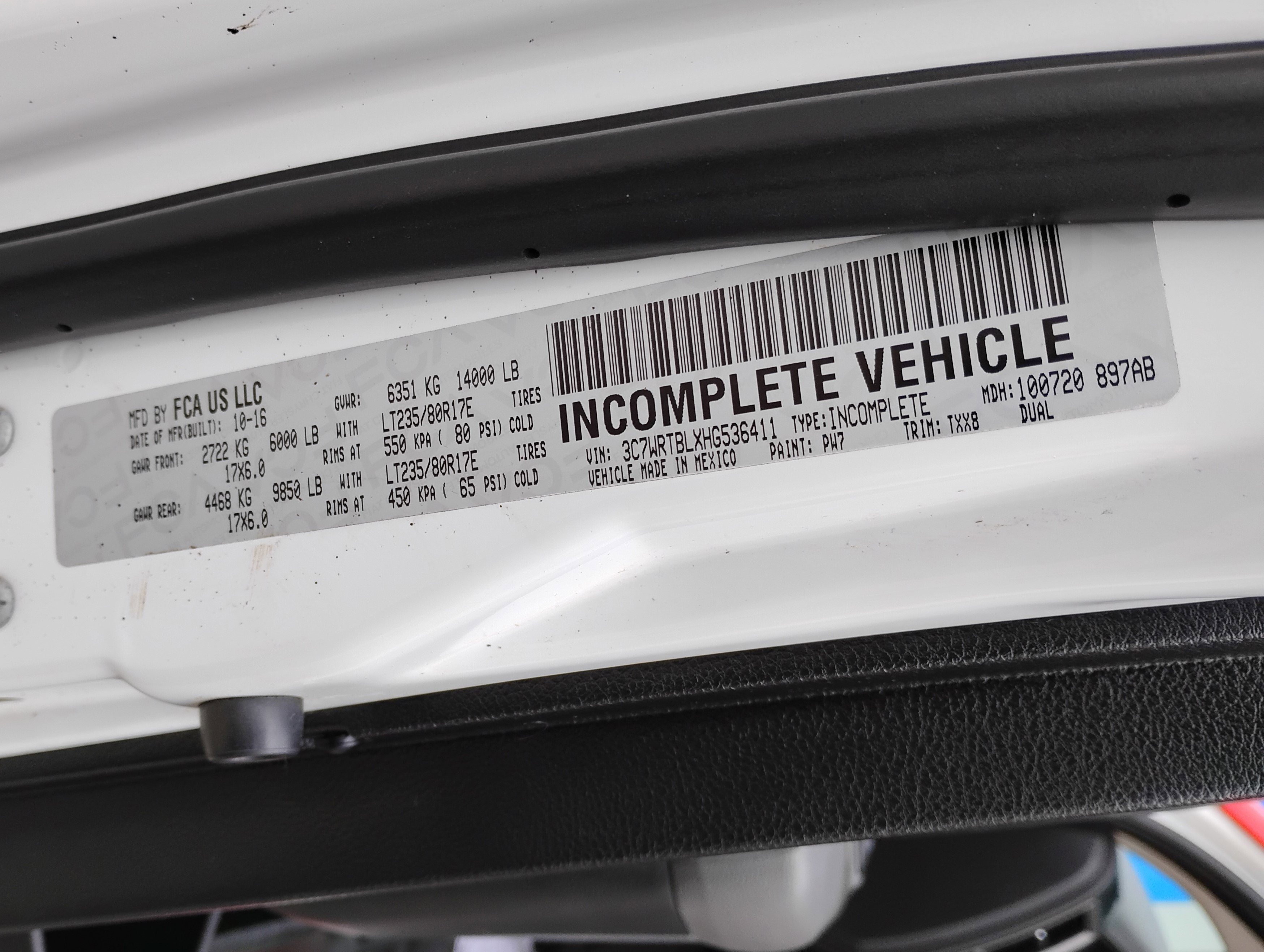 Used 2017 RAM 3500 Tradesman w/ Chrome Appearance Group image 29