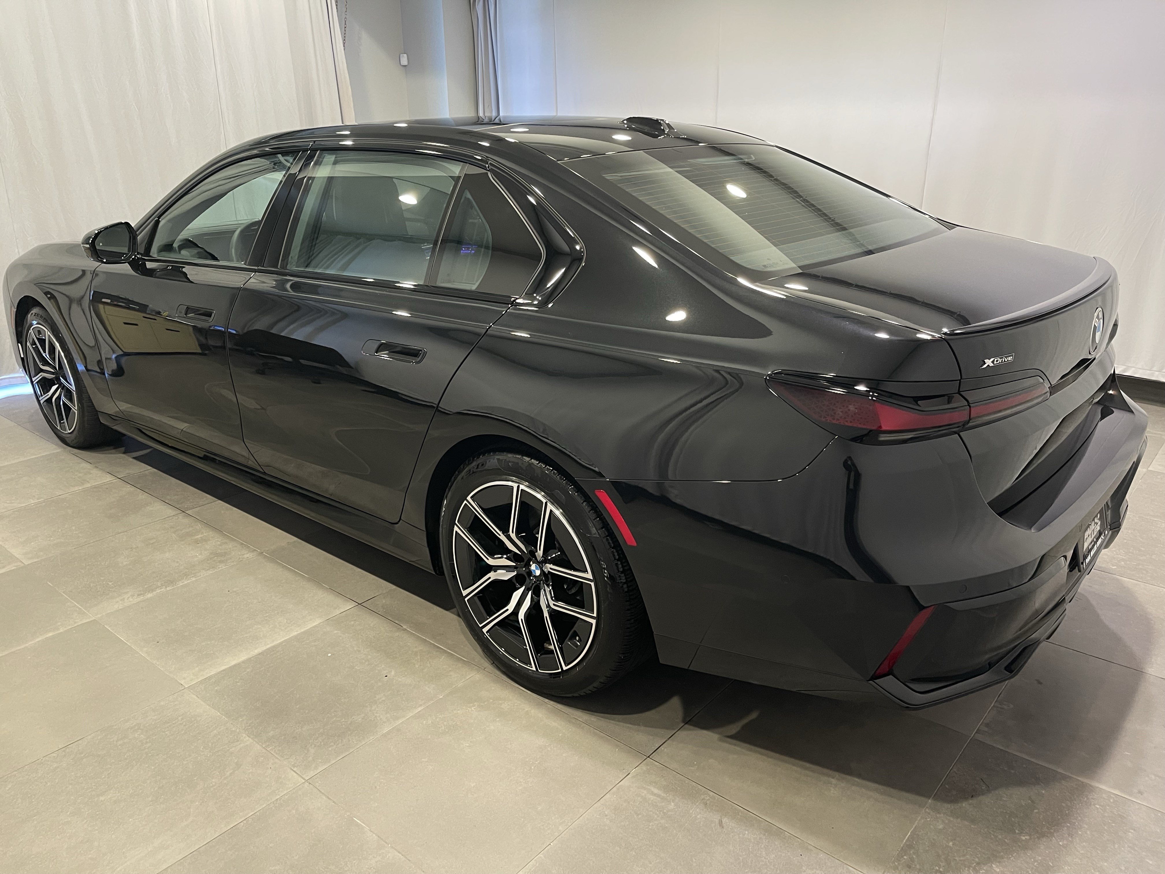 Used 2026 BMW 740i xDrive AWD/4WD image 4