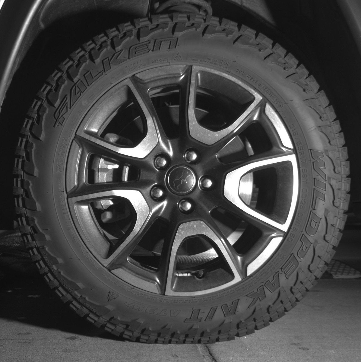 Used 2025 Jeep Compass Trailhawk image 12