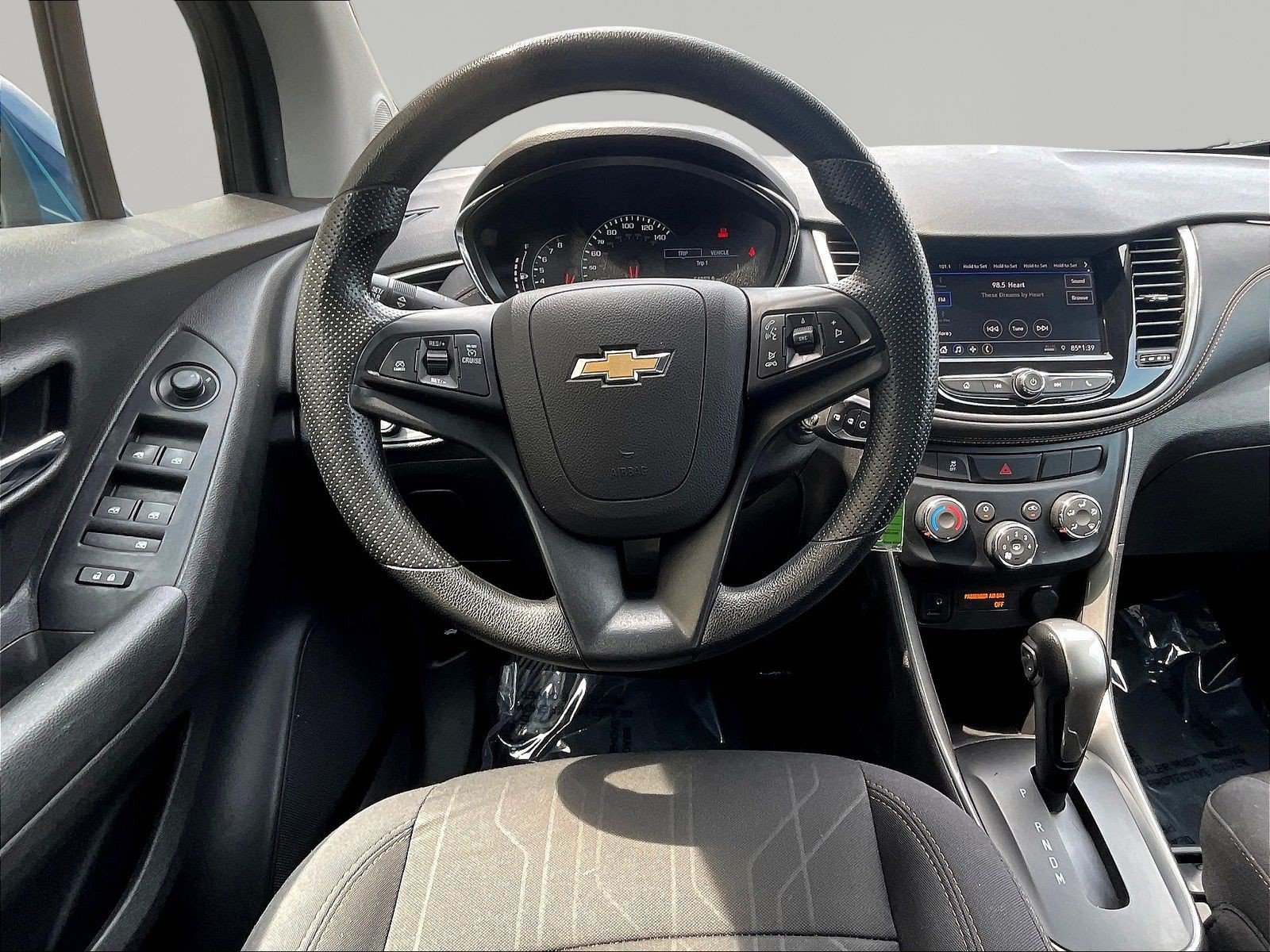 Used 2020 Chevrolet Trax LT FWD image 8