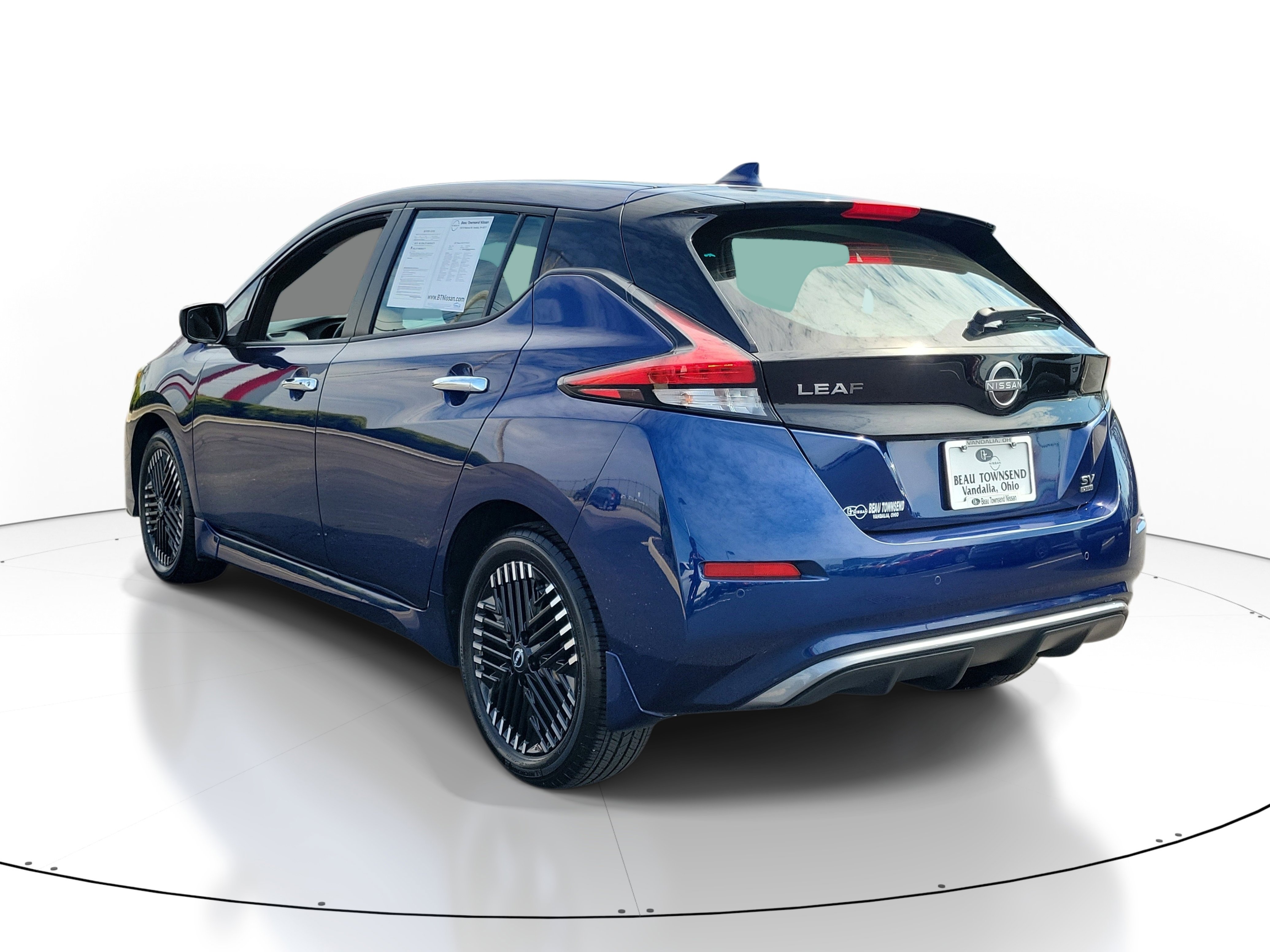 Used 2023 Nissan Leaf SV Plus image 3