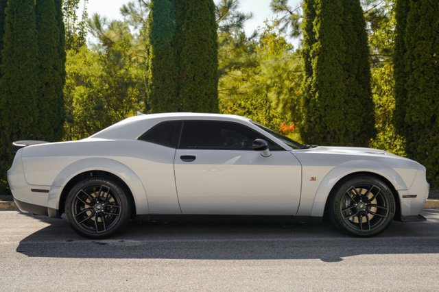 Used 2021 Dodge Challenger R/T Scat Pack RWD image 9