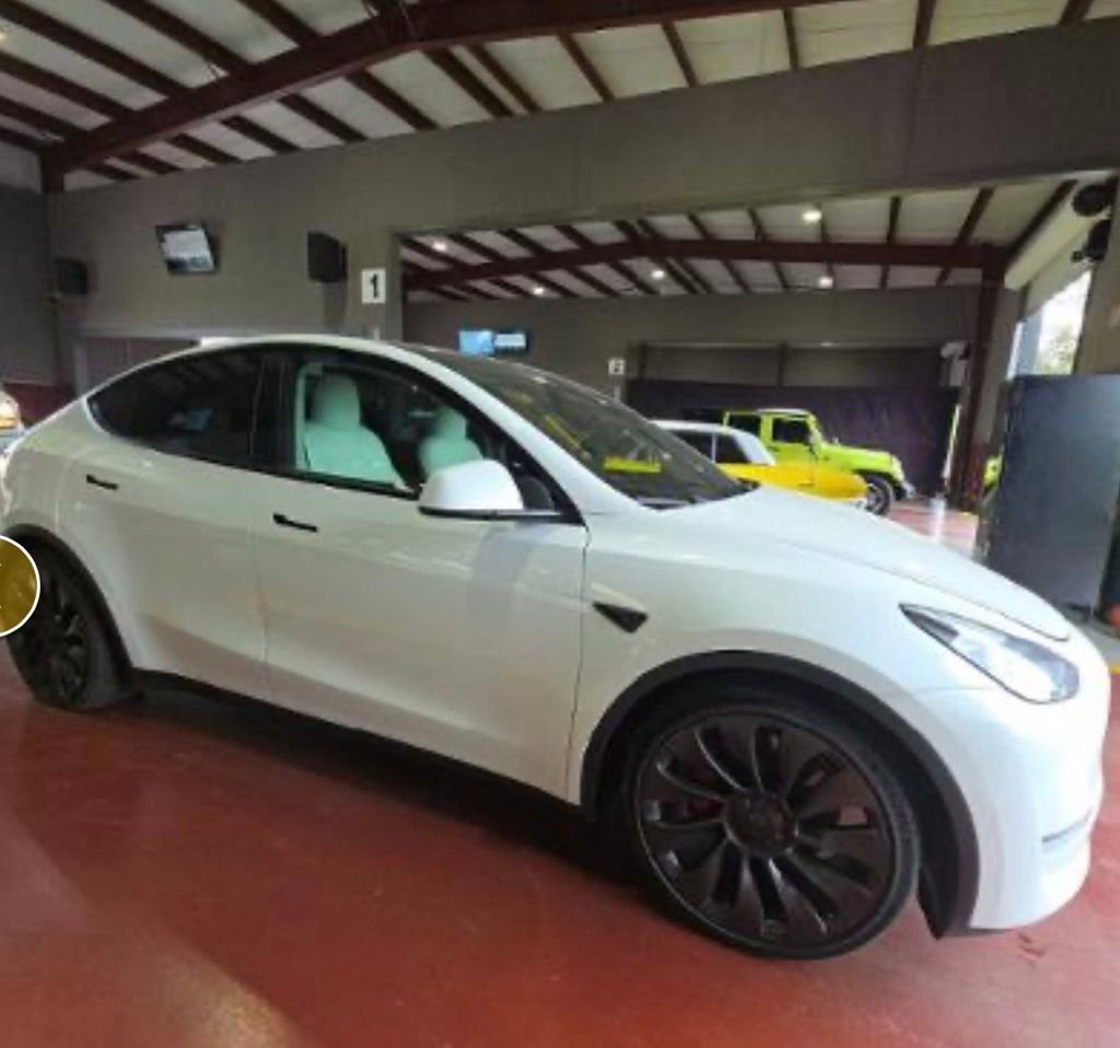 Used 2022 Tesla Model Y Performance AWD/4WD image 4