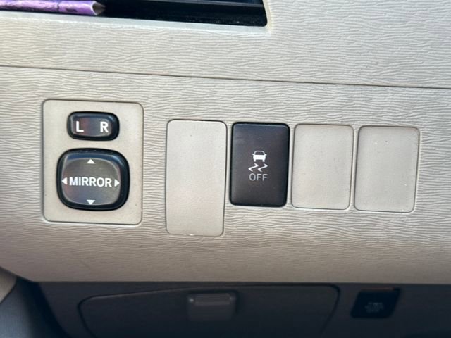 Used 2012 Toyota Sienna LE image 30