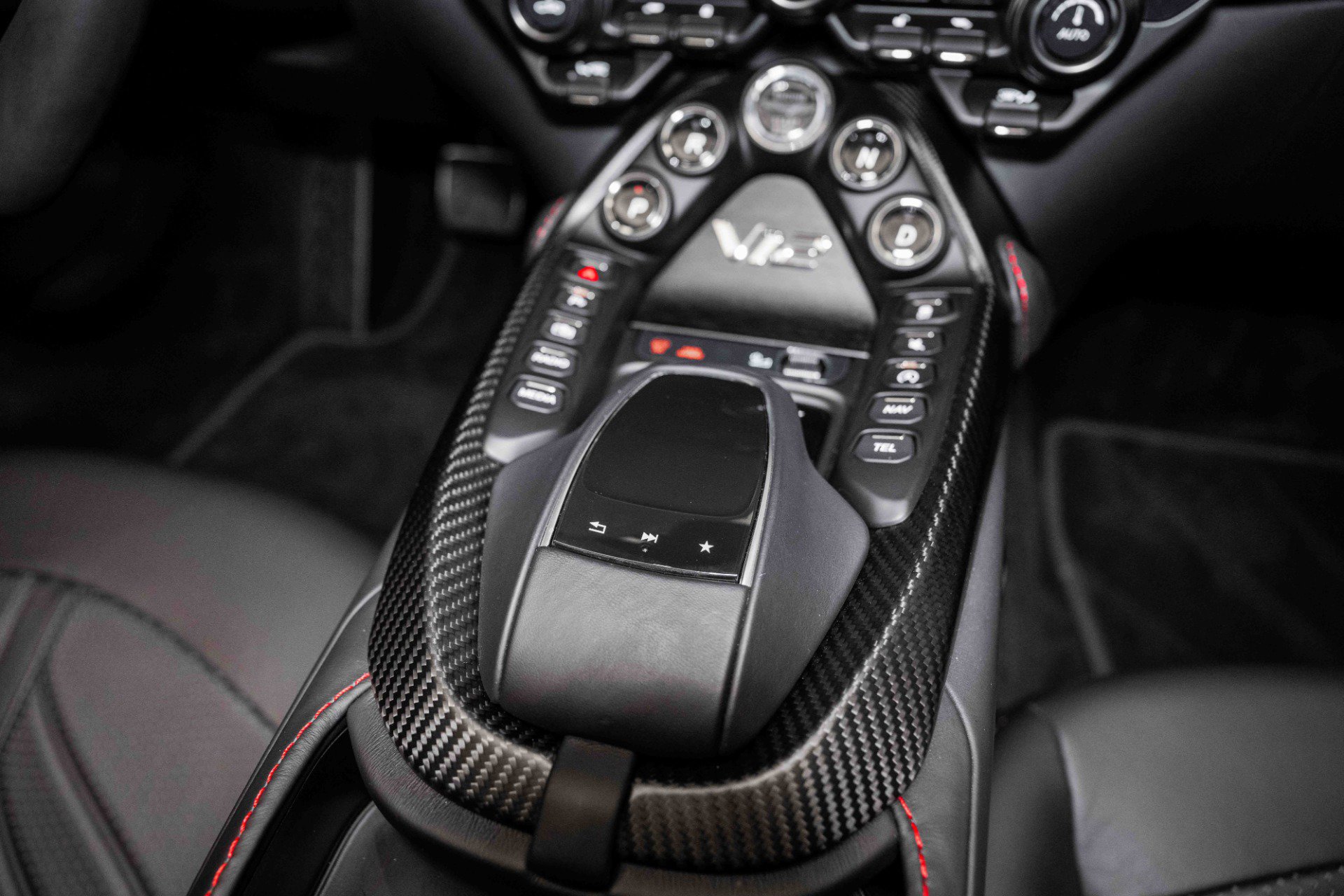 Used 2023 Aston Martin V12 Vantage Roadster image 26