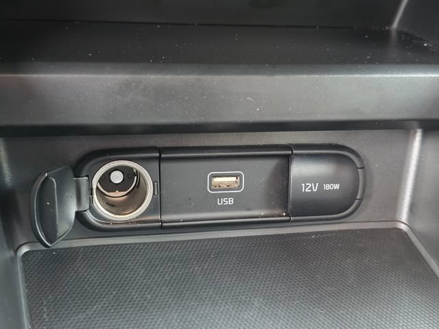 Certified 2025 Kia Soul LX w/ LX Technology Package FWD image 23
