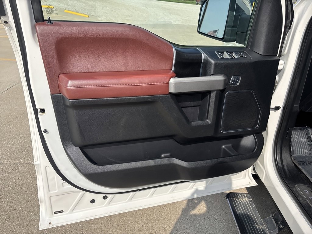 Used 2018 Ford F150 Platinum w/ Equipment Group 701A Luxury image 16