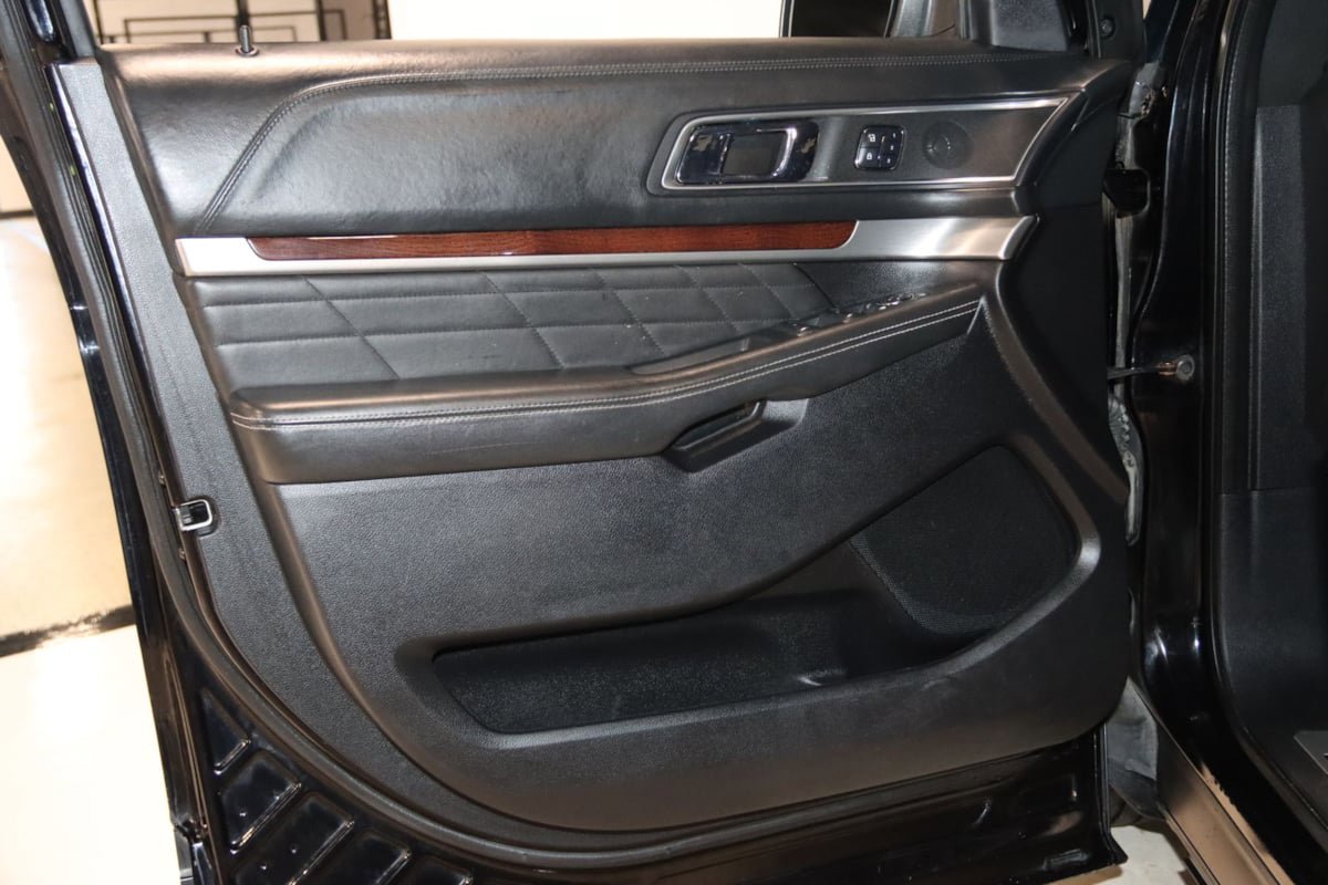 Used 2016 Ford Explorer Platinum AWD/4WD image 40