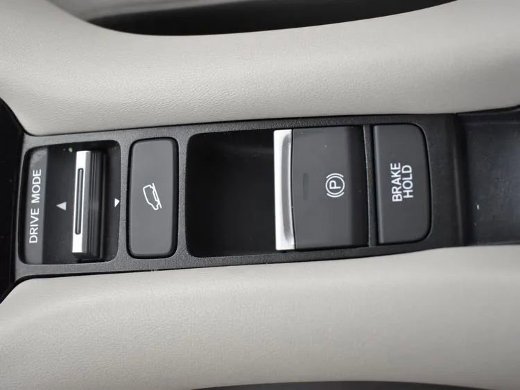 Used 2024 Honda HR-V LX image 33