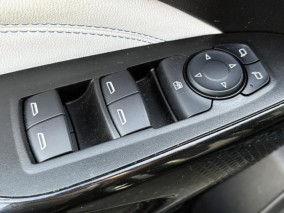 Used 2025 Chevrolet Trax LT image 17